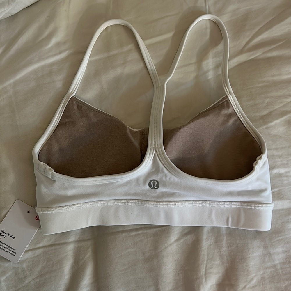Lululemon Flow Y Nulu Bra Size 4